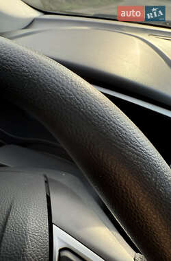 Седан Ford Fusion 2013 в 