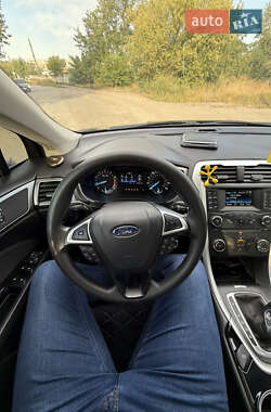Седан Ford Fusion 2013 в 