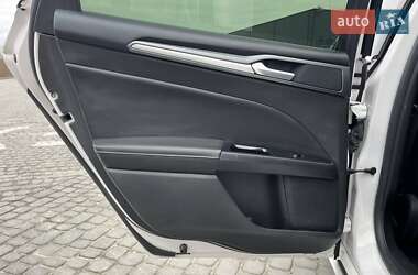 Седан Ford Fusion 2015 в 