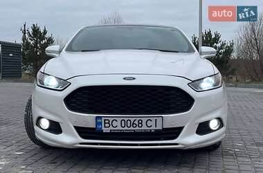 Седан Ford Fusion 2015 в 