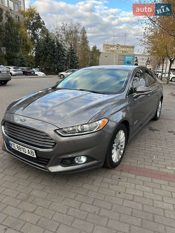 Седан Ford Fusion 2013 в Днепре