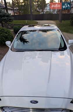 Седан Ford Fusion 2014 в 