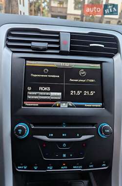Седан Ford Fusion 2014 в 