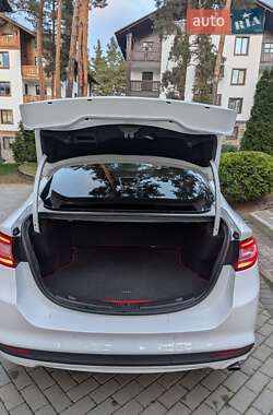 Седан Ford Fusion 2014 в 