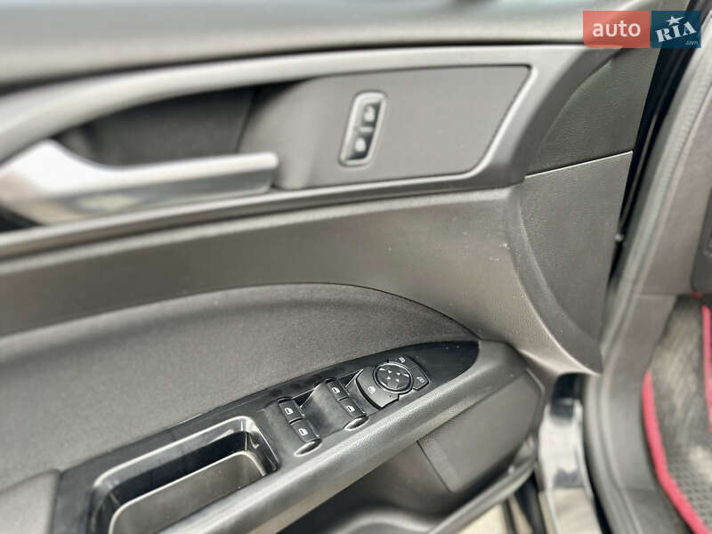 Седан Ford Fusion 2015 в Каменском