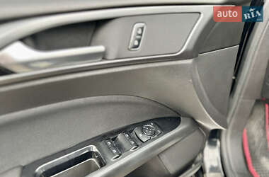 Седан Ford Fusion 2015 в 