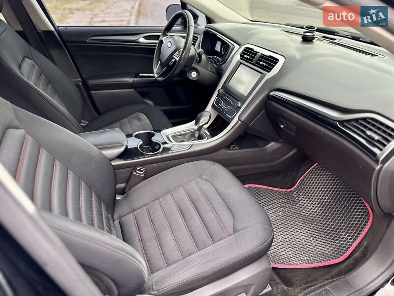 Седан Ford Fusion 2015 в Каменском
