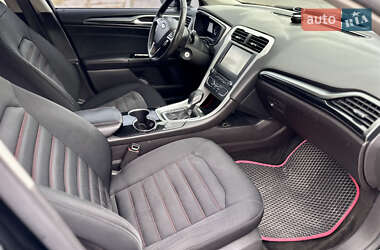Седан Ford Fusion 2015 в 