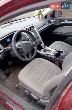 Седан Ford Fusion 2015 в  фото 4 Седан Ford Fusion 2015 в