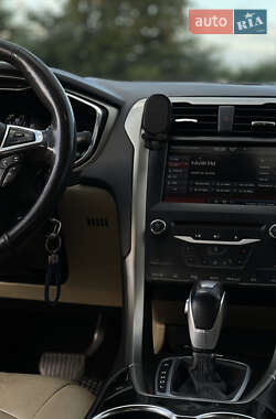 Седан Ford Fusion 2014 в 