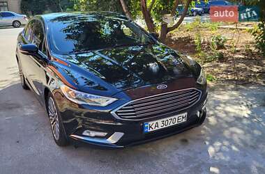 Седан Ford Fusion 2017 в 