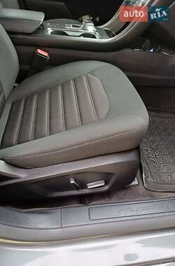 Седан Ford Fusion 2017 в 