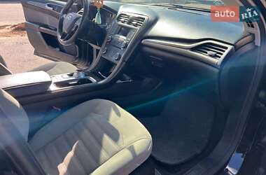 Седан Ford Fusion 2016 в 