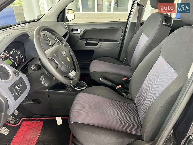 Хэтчбек Ford Fusion 2011 в Николаеве