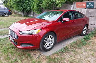 Седан Ford Fusion 2015 в 
