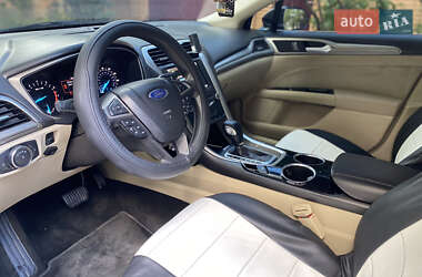 Седан Ford Fusion 2014 в 