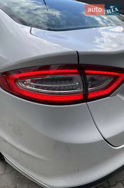 Седан Ford Fusion 2015 в 