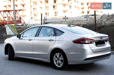 Седан Ford Fusion 2016 в 