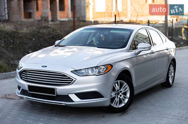 Седан Ford Fusion 2016 в 