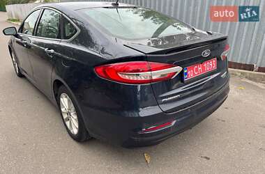 Седан Ford Fusion 2019 в 