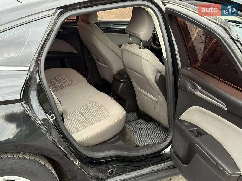 Седан Ford Fusion 2015 в Шепетівці