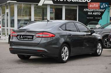 Седан Ford Fusion 2018 в 