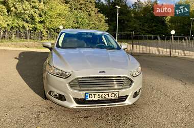 Седан Ford Fusion 2015 в 