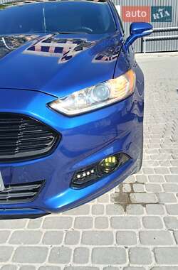 Седан Ford Fusion 2015 в Львове