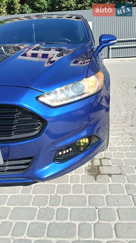 Седан Ford Fusion 2015 в Львове