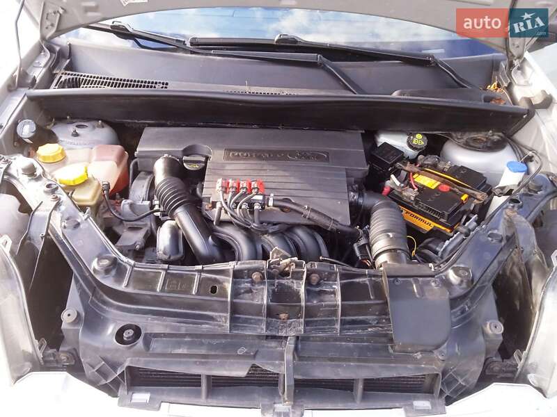 Хэтчбек Ford Fusion 2009 в Звягеле фото 7 Хэтчбек Ford Fusion 2009 в Звягеле