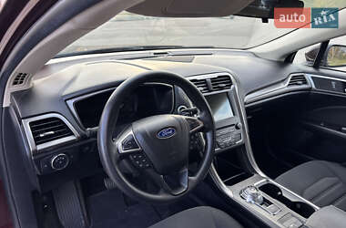 Седан Ford Fusion 2018 в Южном