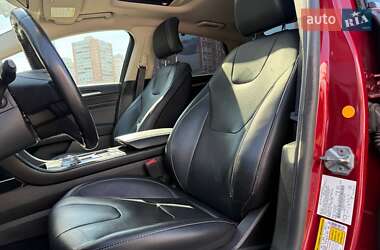 Седан Ford Fusion 2017 в 
