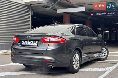 Седан Ford Fusion 2016 в 