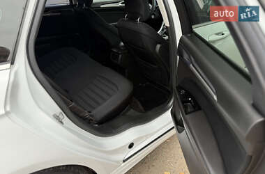 Седан Ford Fusion 2013 в  фото 3 Седан Ford Fusion 2013 в