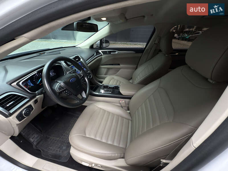 Седан Ford Fusion 2019 в Івано-Франківську