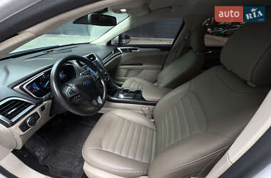 Седан Ford Fusion 2019 в 