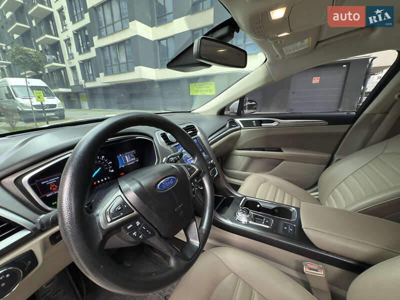 Седан Ford Fusion 2019 в Івано-Франківську
