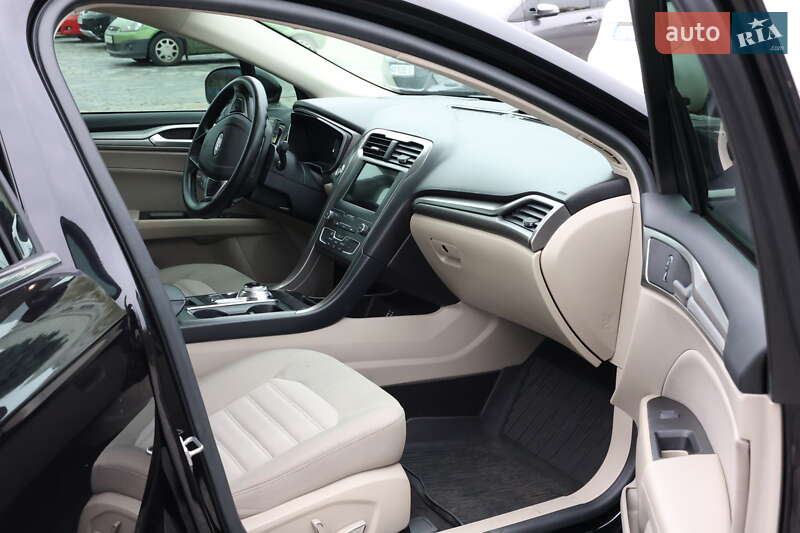 Седан Ford Fusion 2018 в Кременчуці