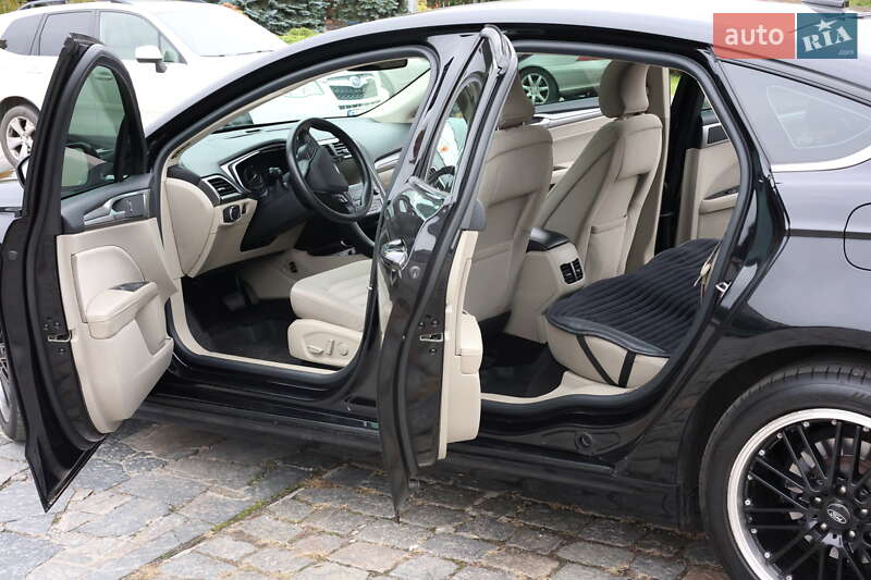 Седан Ford Fusion 2018 в Кременчуці