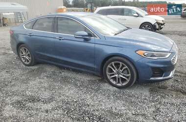 Седан Ford Fusion 2019 в 