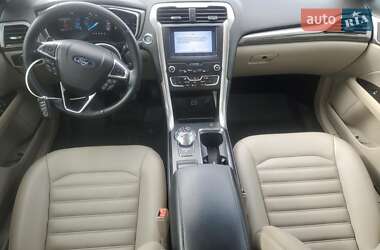 Седан Ford Fusion 2019 в 