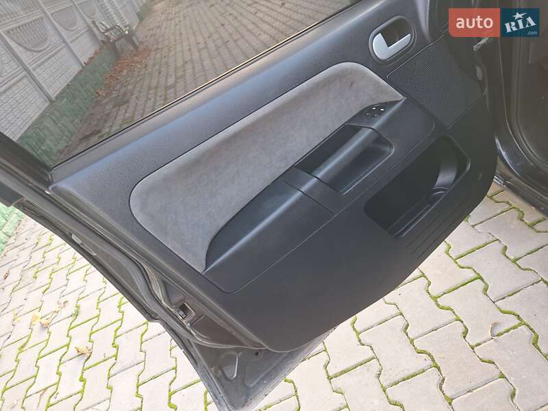 Хетчбек Ford Fusion 2004 в Чернівцях