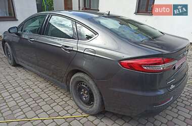 Седан Ford Fusion 2020 в Бродах