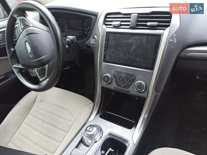 Седан Ford Fusion 2020 в Бродах