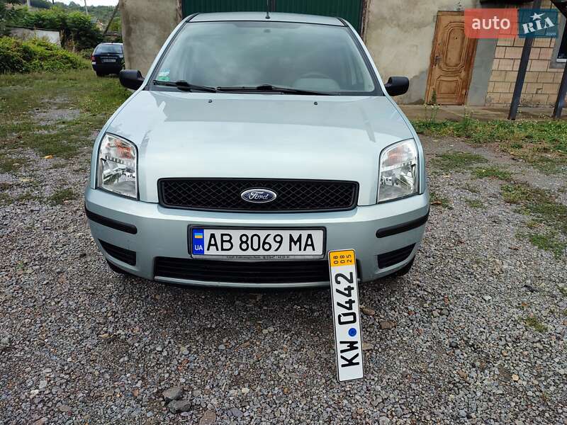 Хэтчбек Ford Fusion 2003 в Ямполе