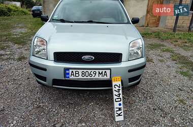 Хэтчбек Ford Fusion 2003 в 