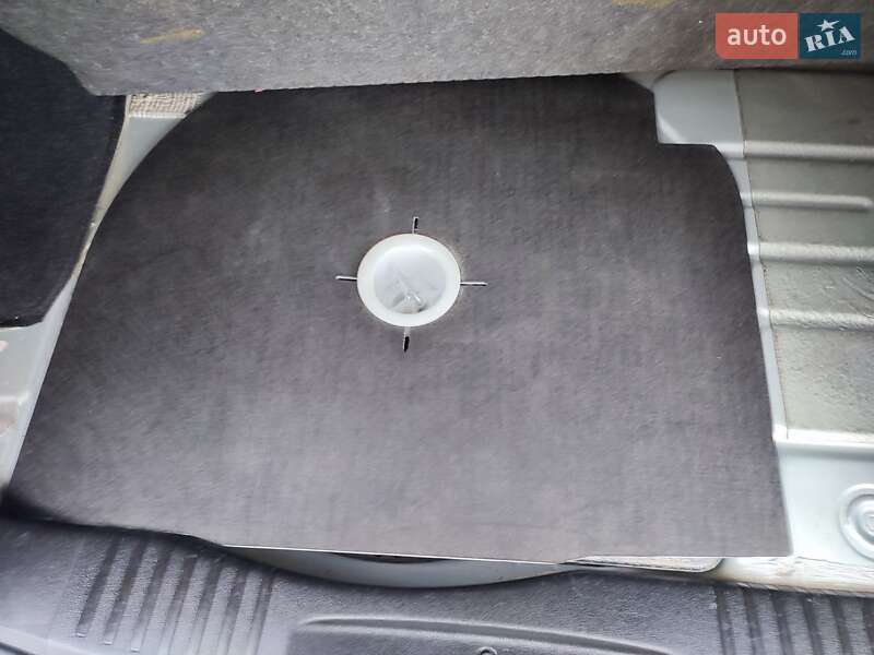 Хэтчбек Ford Fusion 2003 в Ямполе