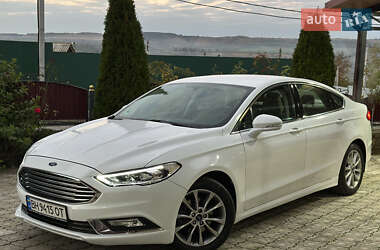 Седан Ford Fusion 2016 в 