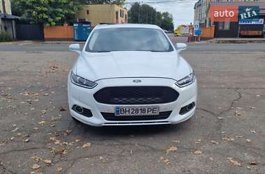 Седан Ford Fusion 2015 в 