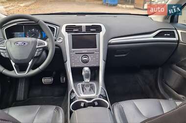 Седан Ford Fusion 2015 в 
